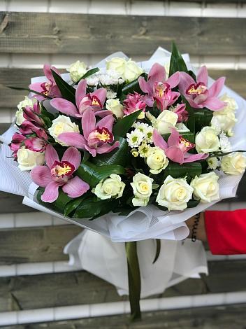 Букет цветов из: Розы и Хризантемы в Середе