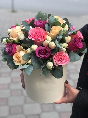 Цветочная композиция из Розы в шляпной коробке в Середе